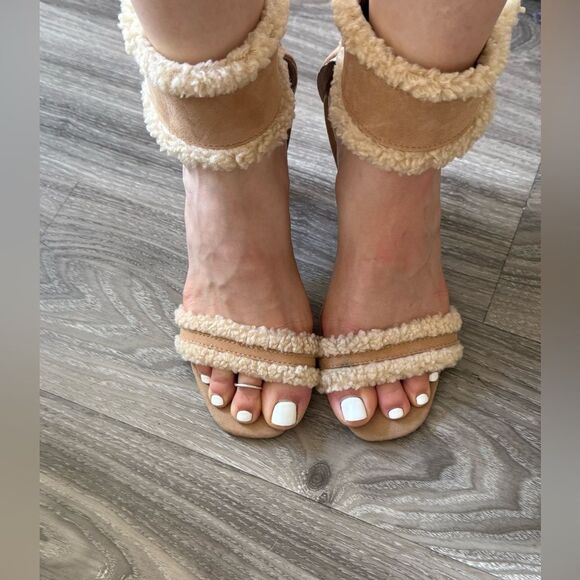 Jessica Simpson Women's Cylia Fleece Trimmed Heeled Sherpa heels Sandals 7.5 - Picture 7 of 11